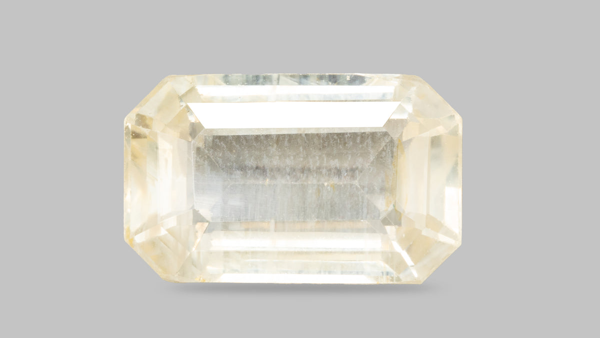 Natural Yellow Sapphire 5.71 Carats / 6.27 Ratti