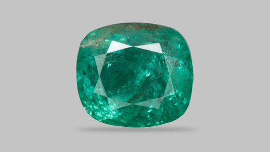 Zambian Emerald (Panna) 3.89 Carats / 4.27 Ratti