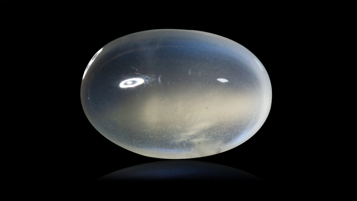 Natural Moon Stone 10.19 Carats / 11.2 Ratti