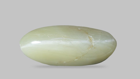 Cat's Eye (Lehsuniya) 6.05 Carats / 6.65 Ratti