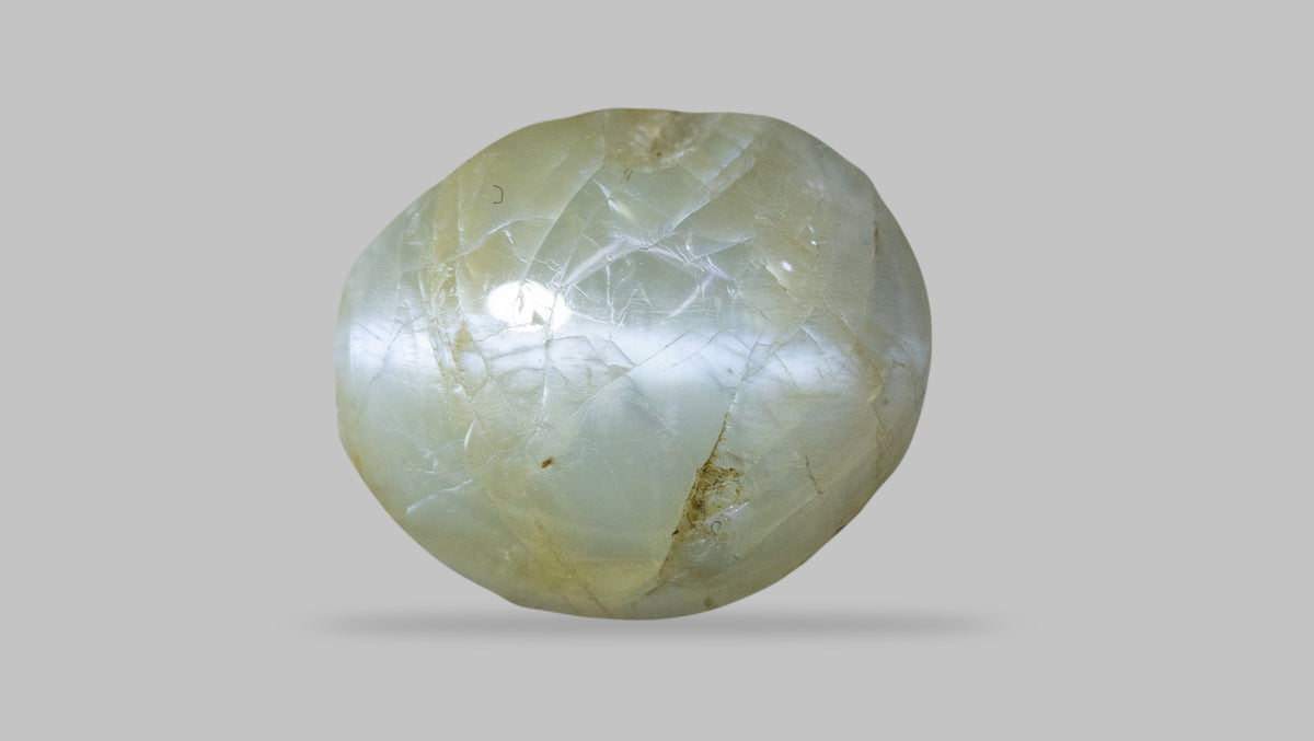 Cat's Eye (Lehsuniya) 7.67 Carats / 8.43 Ratti