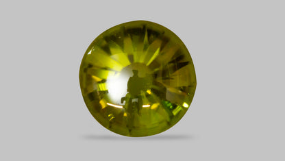NATURAL PERIDOT 4.65 CARATS / 5.11 Ratti
