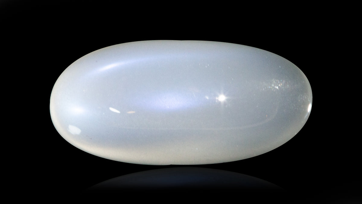 Natural Moon Stone 7.68 Carats / 8.44 Ratti