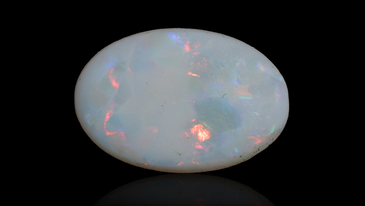 White Opal With Fire 4.20 Carats / 4.62 Ratti