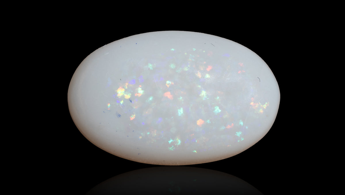 White Opal With Fire 3.87 Carats / 4.25 Ratti