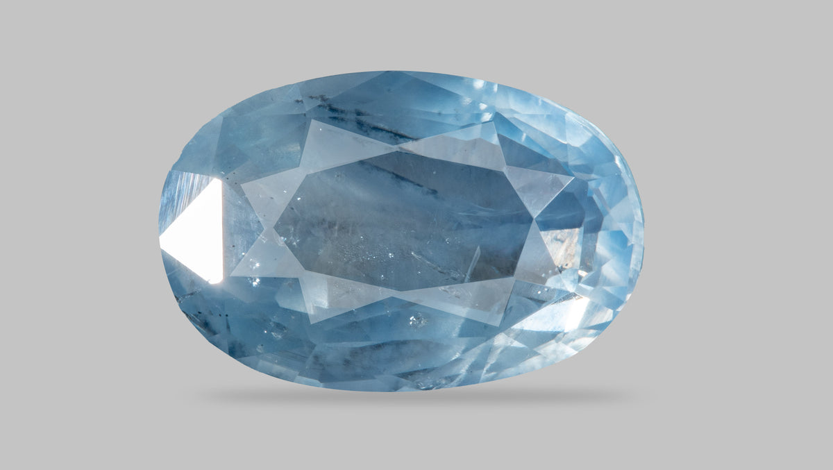 Natural Blue Sapphire 4.94 Carats / 5.43 Ratti