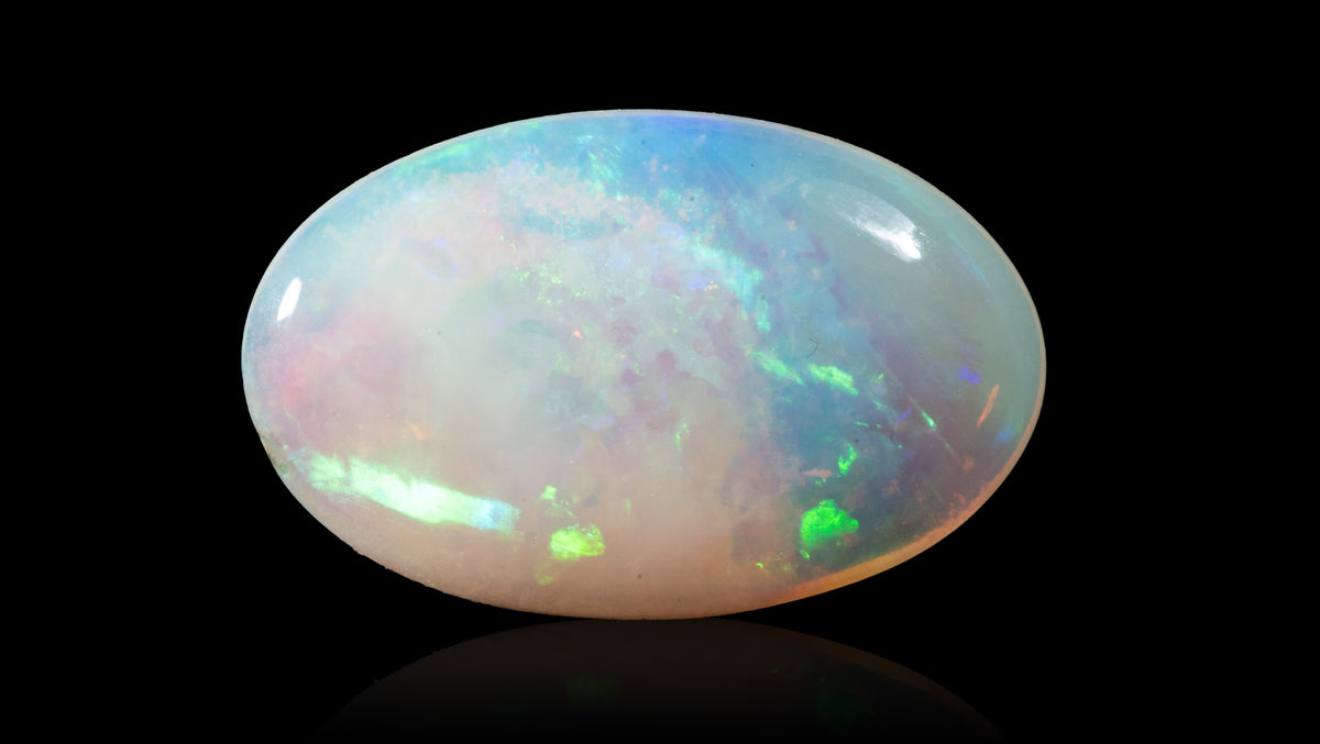 White Opal With Fire 2.77 Carats / 3.04 Ratti