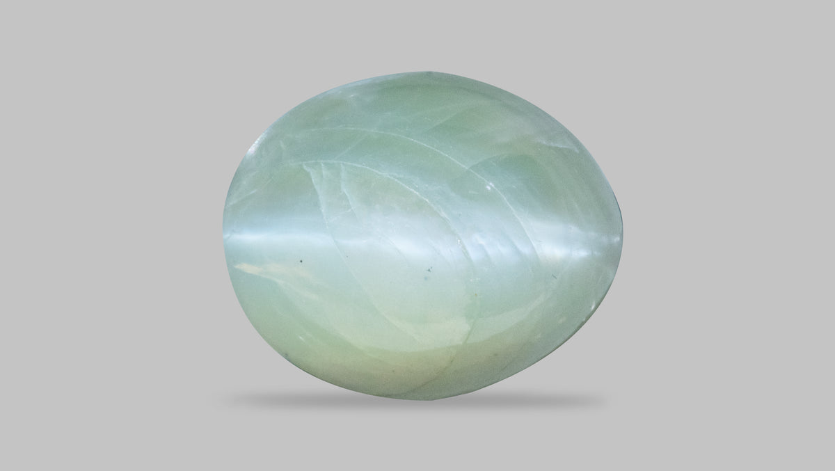 Cat's Eye (Lehsuniya) 8.16 Carats / 8.97 Ratti