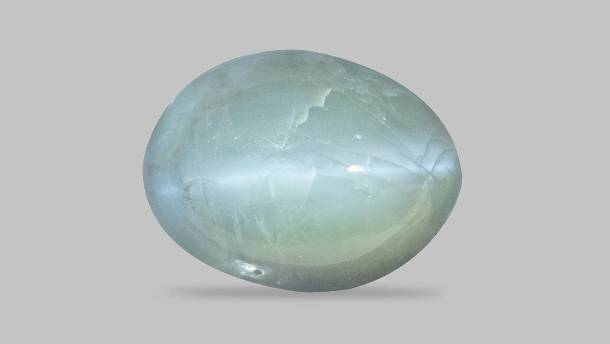 Cat's Eye (Lehsuniya) 4.03 Carats / 4.43 Ratti