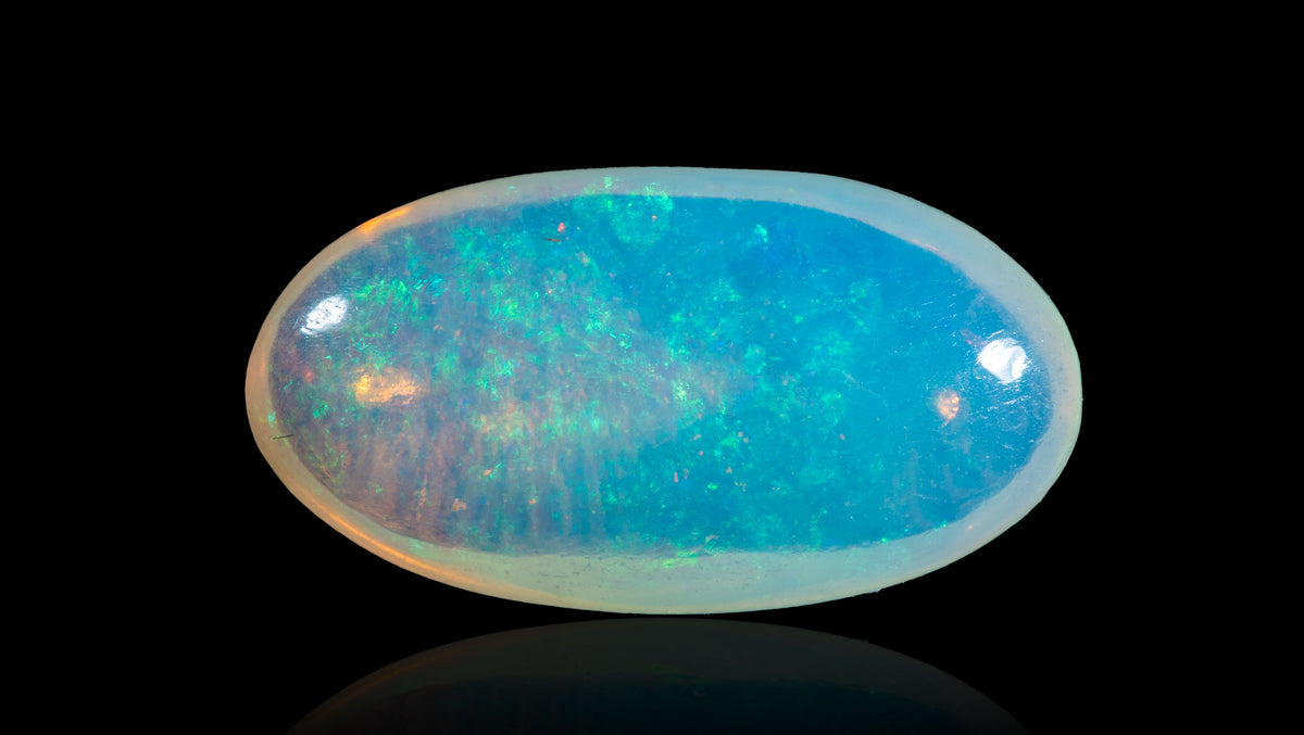 White Opal With Fire 4.22 Carats / 4.64 Ratti