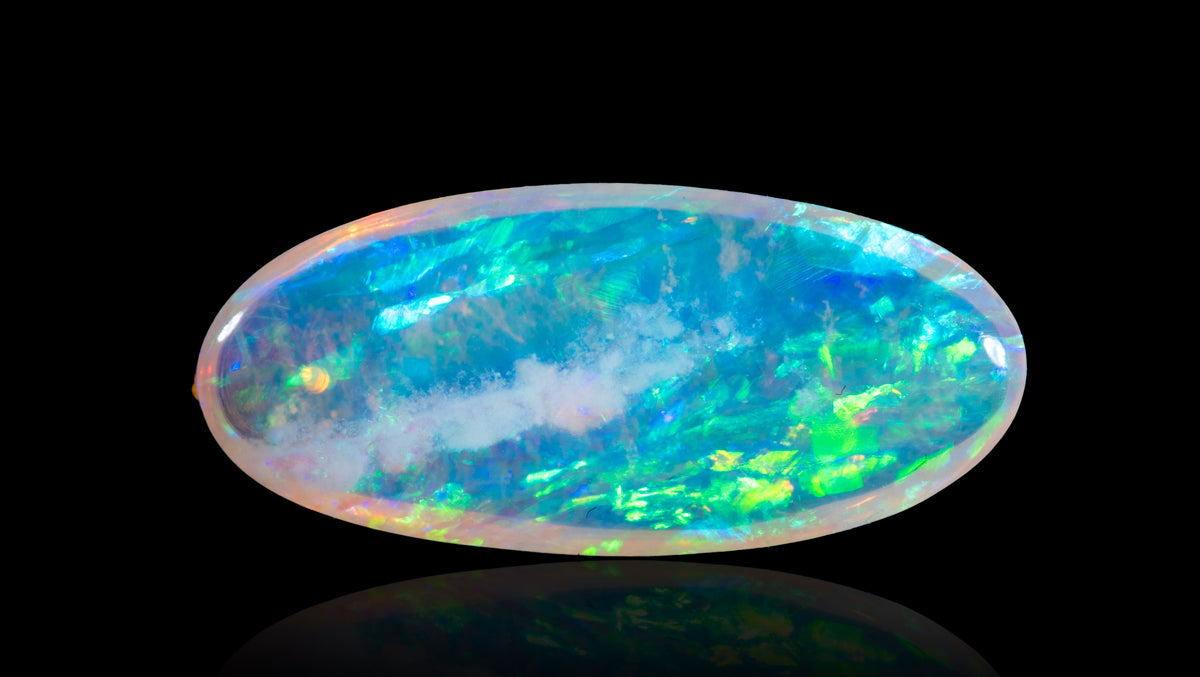 White Opal With Fire 3.31 Carats / 3.64 Ratti