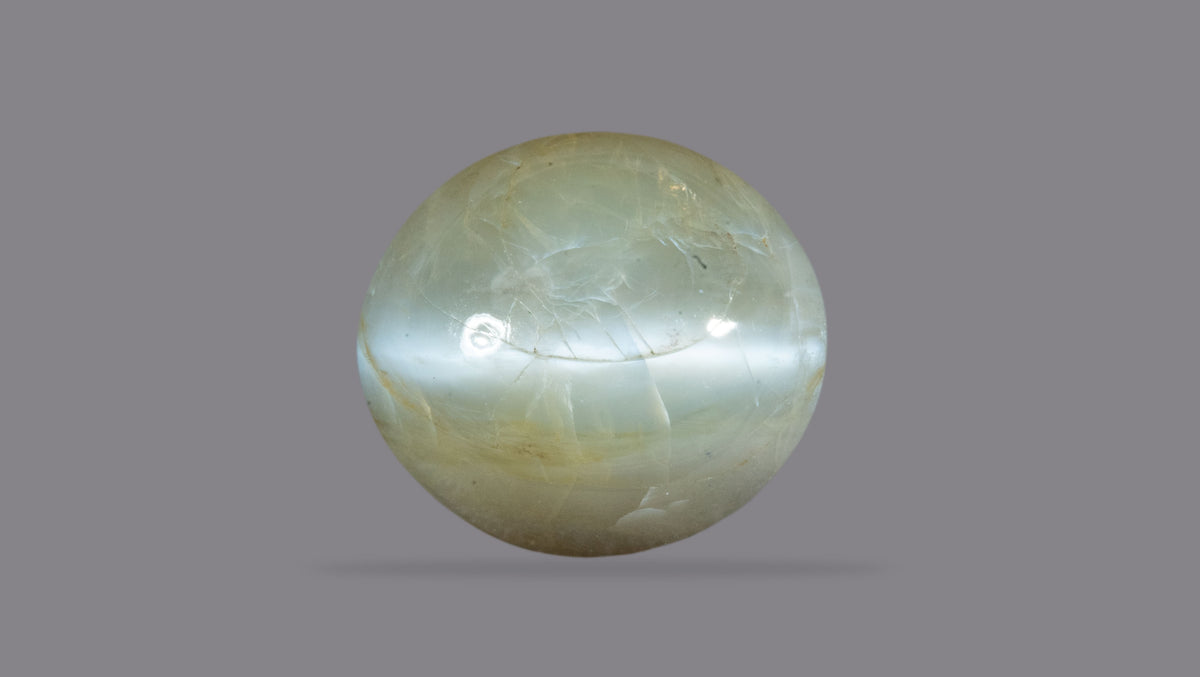 Cat's Eye (Lehsuniya) 6.88 Carats / 7.56 Ratti