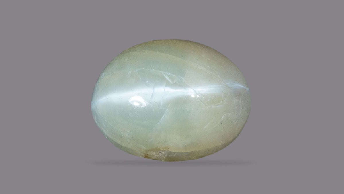 Cat's Eye (Lehsuniya) 3.38 Carats / 3.71 Ratti