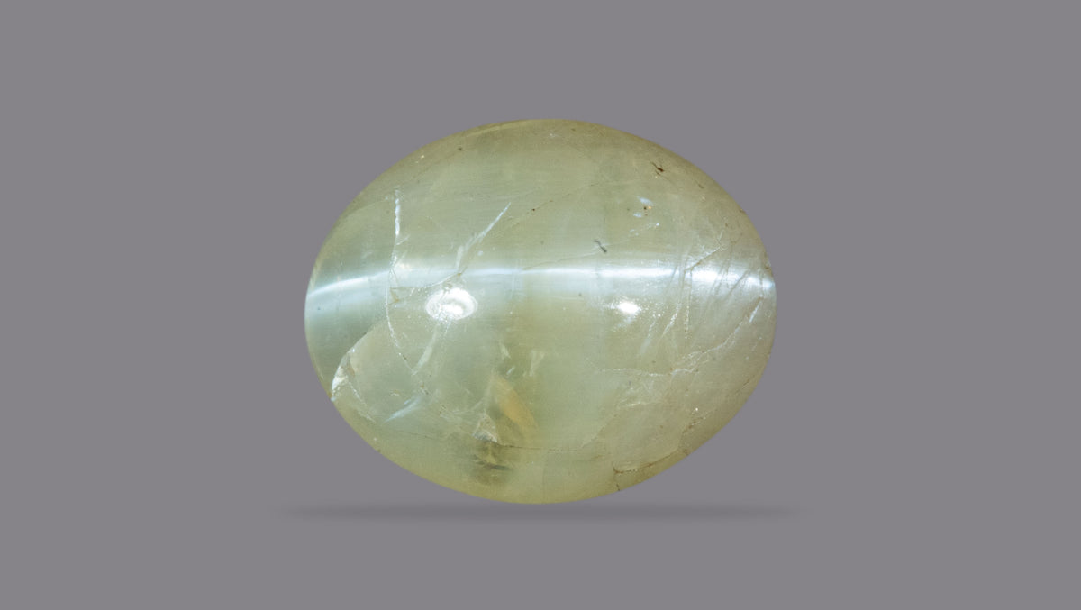 Cat's Eye (Lehsuniya) 3.80 Carats / 4.18 Ratti