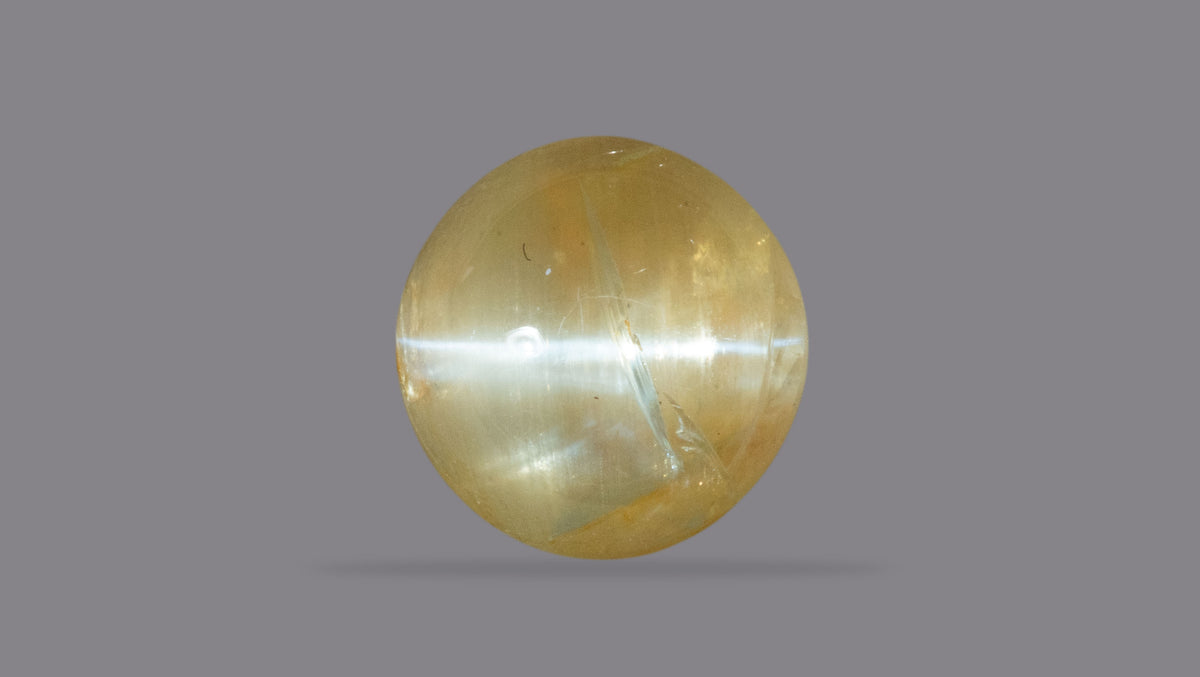 Cat's Eye (Lehsuniya) 3.48 Carats / 3.82 Ratti