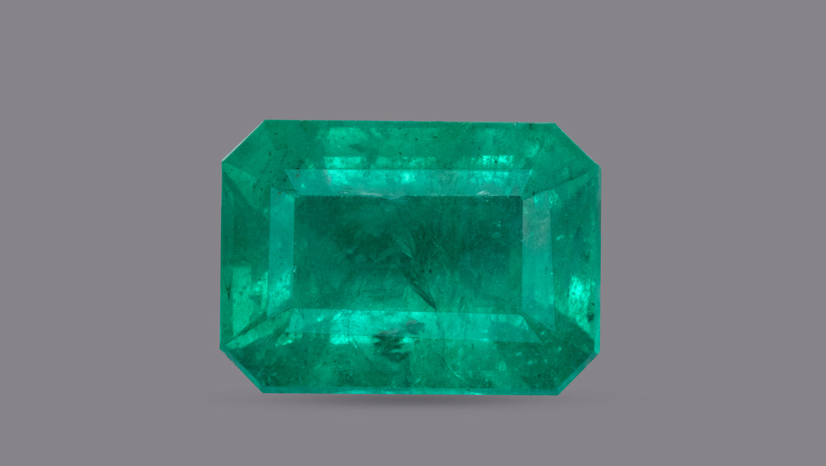 Zambian Emerald (Panna) 3.47 Carats / 3.81 Ratti