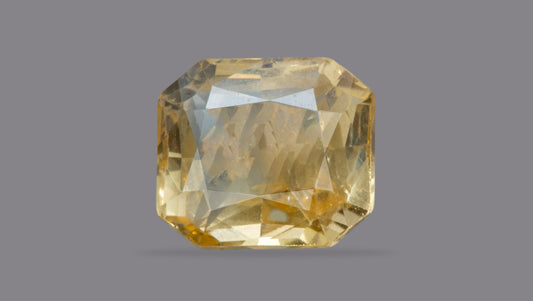 Natural Yellow Sapphire 7.19 Carats / 7.9 Ratti