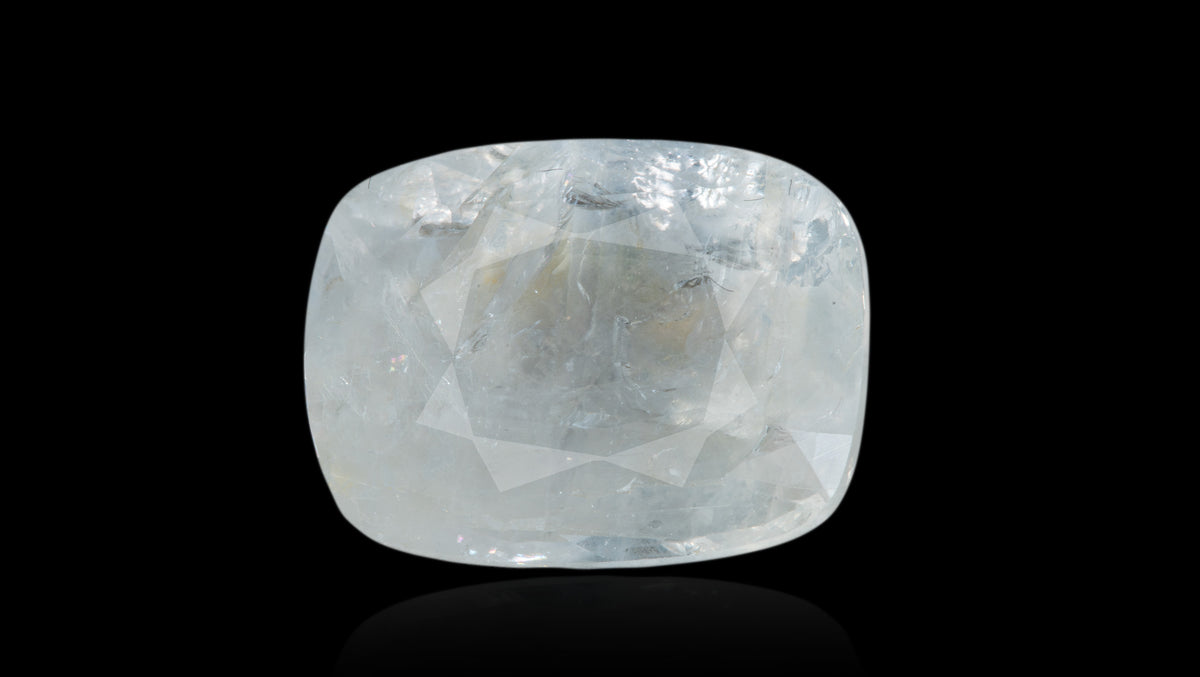 Natural White Sapphire 12.04 Carats / 13.23 Ratti