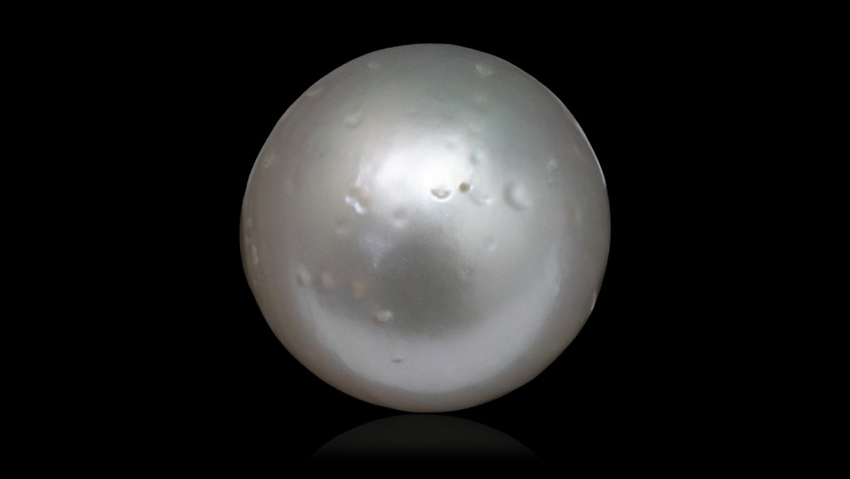 South Sea Pearl7.86 Carats / 8.64 Ratti