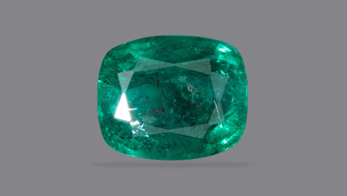 Zambian Emerald (Panna) 3.92 Carats / 4.31 Ratti