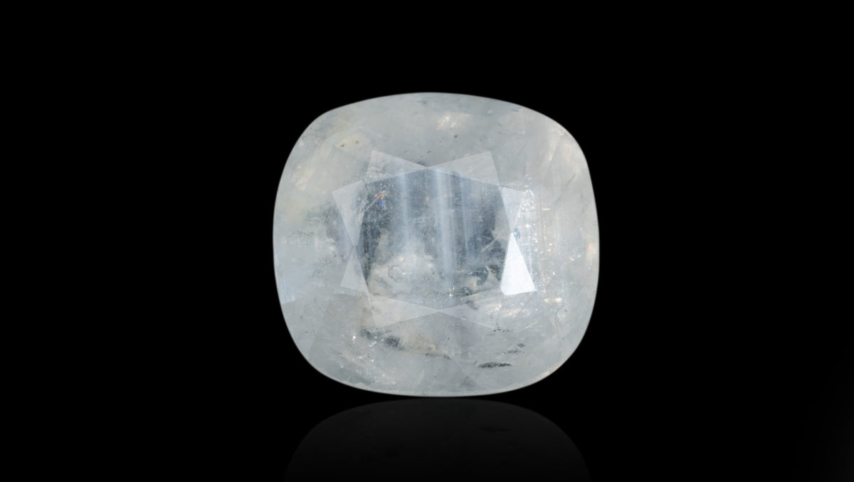 Natural White Sapphire 4.49 Carats / 4.93 Ratti
