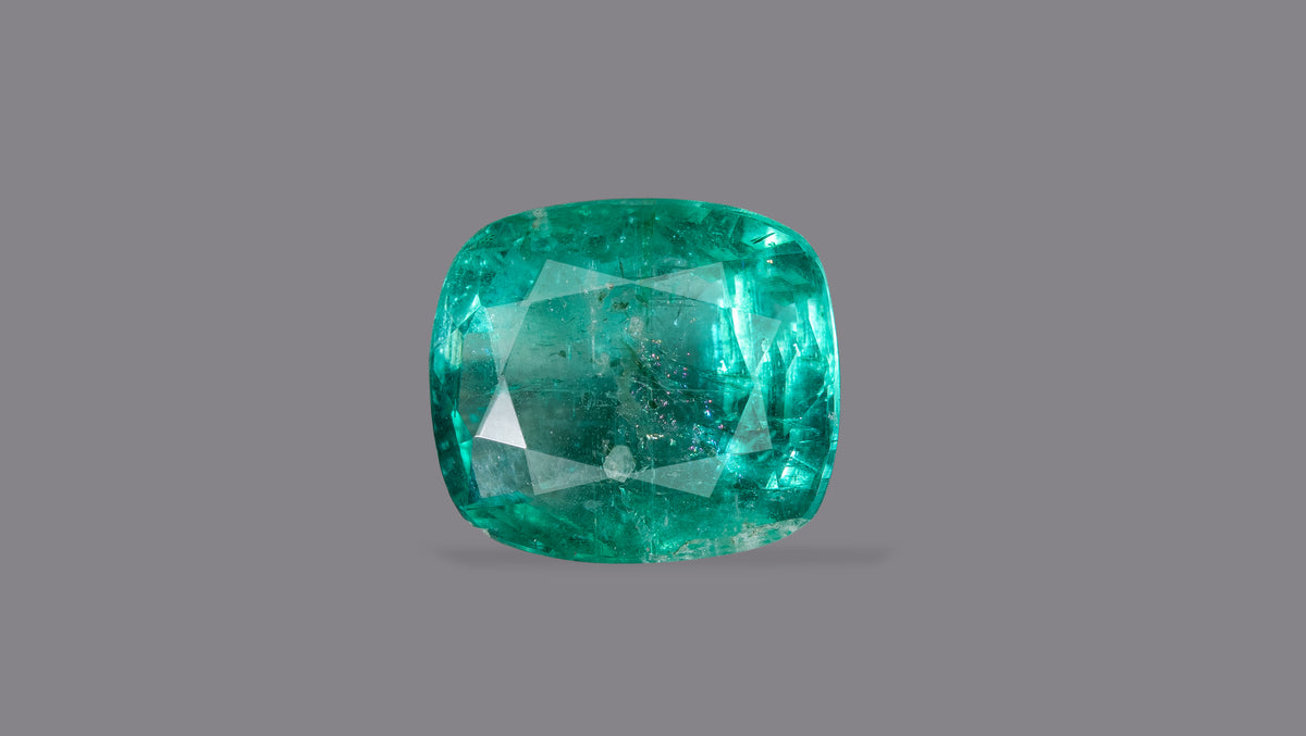 Zambian Emerald (Panna) 3.85 Carats / 4.23 Ratti