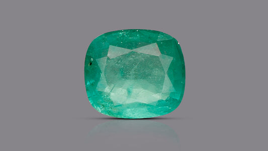 Zambian Emerald (Panna) 3.92 Carats / 4.31 Ratti