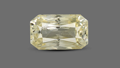 Natural Yellow Sapphire 4.50 Carats / 4.95 Ratti