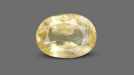 Natural Yellow Sapphire 3.26 Carats / 3.58 Ratti