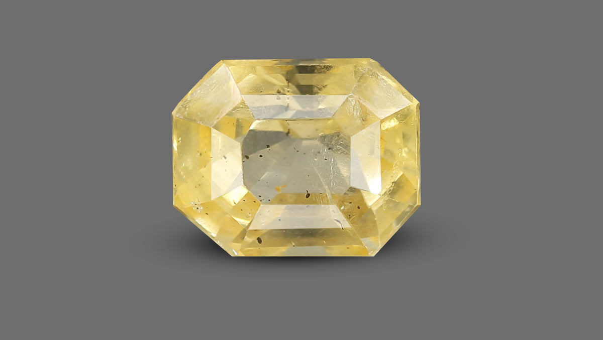 Natural Yellow Sapphire 4.37 Carats / 4.8 Ratti