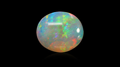 White Opal With Fire 4.01 Carats / 4.41 Ratti