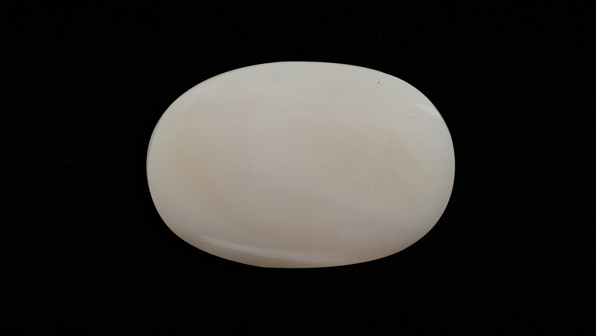 White Opal With Fire 17.95 Carats / 19.73 Ratti