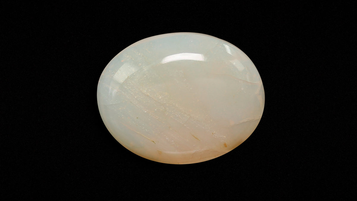 White Opal With Fire 12.21 Carats / 13.42 Ratti
