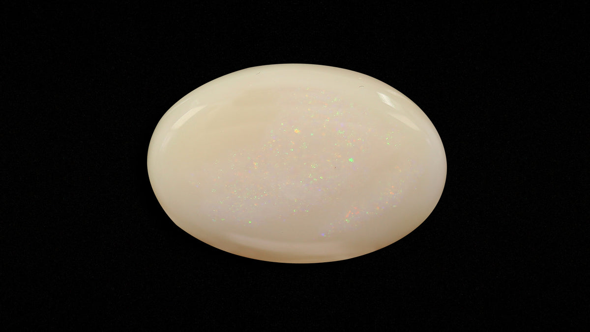 White Opal With Fire 19.72 Carats / 21.67 Ratti