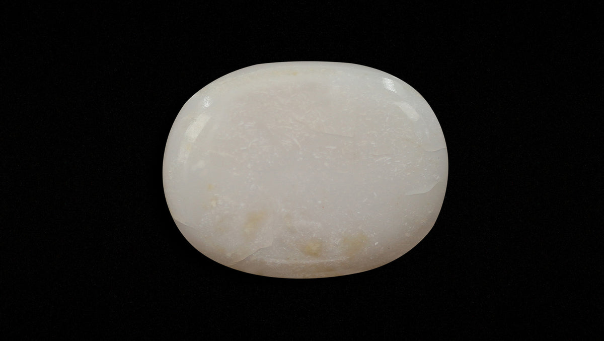 White Opal With Fire 12.87 Carats / 14.14 Ratti