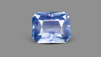 Natural Blue Sapphire 5.09 Carats / 5.59 Ratti
