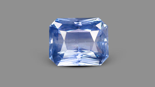 Natural Blue Sapphire 5.09 Carats / 5.59 Ratti