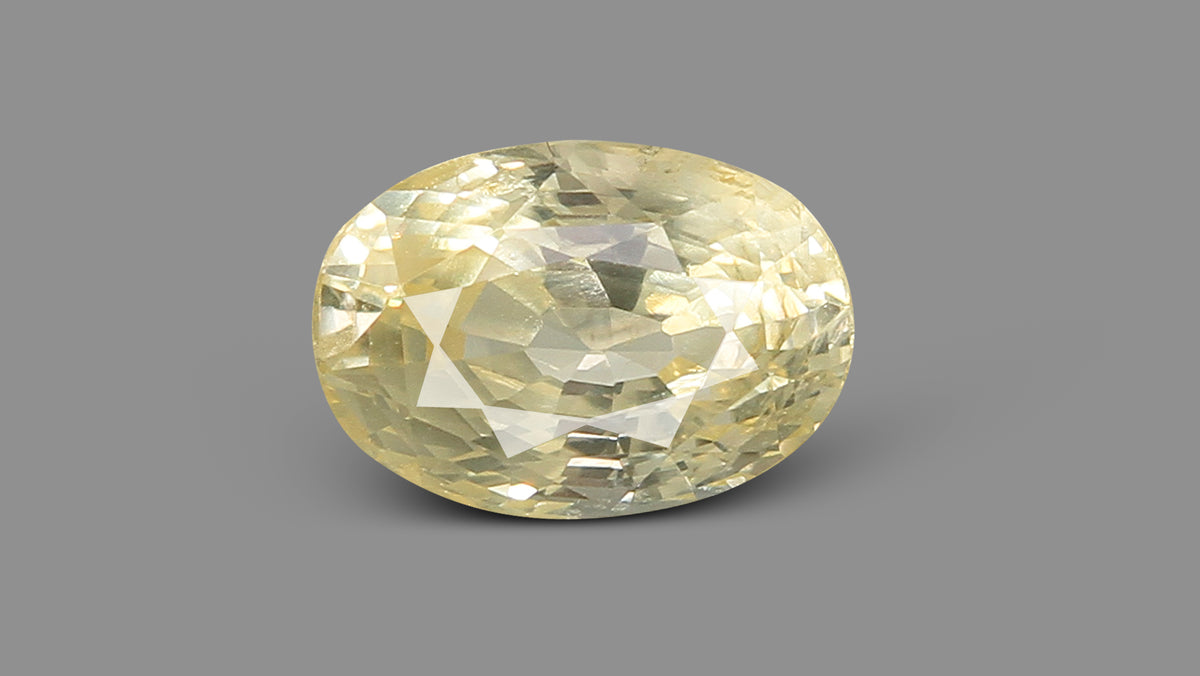 Natural Yellow Sapphire 2.49 Carats / 2.74 Ratti
