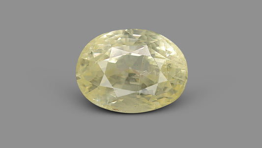 Natural Yellow Sapphire 2.77 Carats / 3.04 Ratti