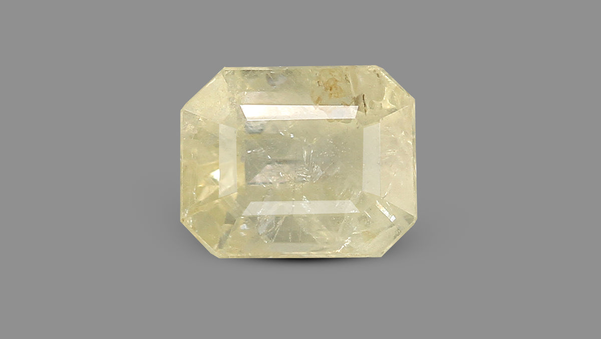 Natural Yellow Sapphire 4.42 Carats / 4.86 Ratti