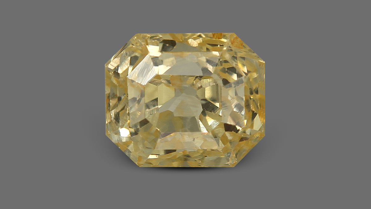 Natural Yellow Sapphire 7.26 Carats / 7.98 Ratti