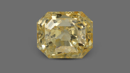 Natural Yellow Sapphire 7.26 Carats / 7.98 Ratti