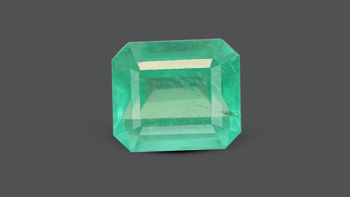 Zambian Emerald (Panna) 6.11 Carats / 6.71 Ratti