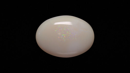 White Opal With Fire 14.65 Carats / 16.1 Ratti