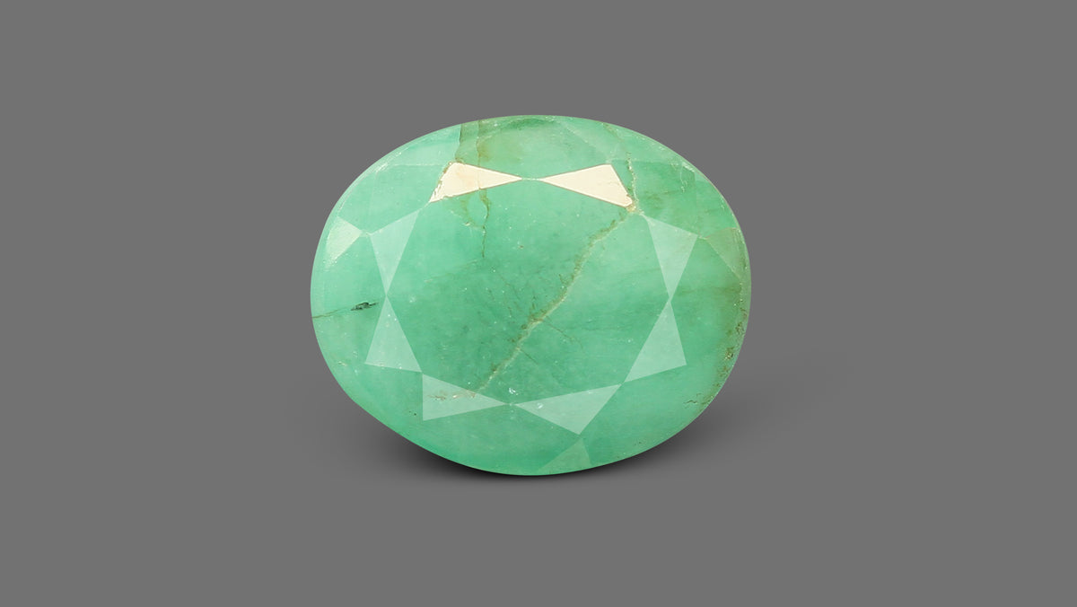 Brazil Emerald (Panna) 4.04 Carats / 4.44 Ratti