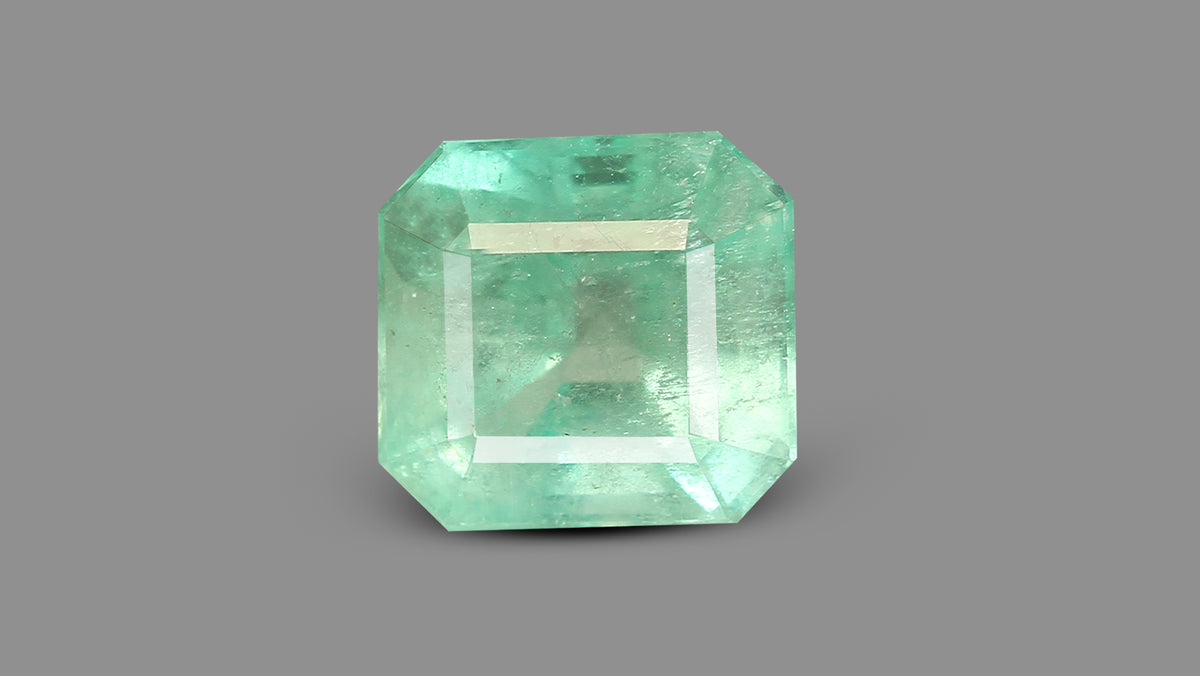 Columbian Emerald (Panna) 4.27 Carats / 4.69 Ratti
