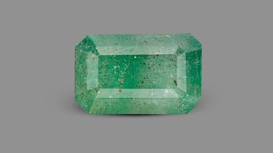 Zambian Emerald (Panna) 3.76 Carats / 4.13 Ratti