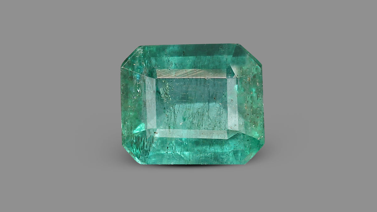 Zambian Emerald (Panna) 2.39 Carats / 2.63 Ratti