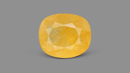 Natural Yellow Sapphire (Pukhraj) 8.08 Carats / 8.88 Ratti