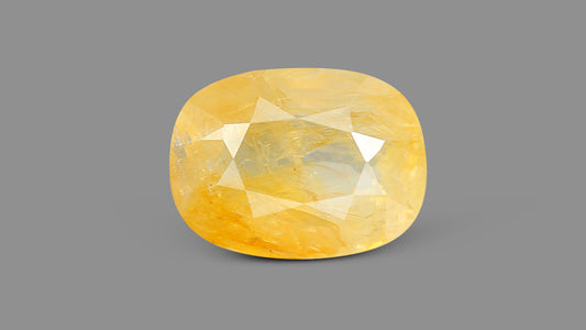 Natural Yellow Sapphire (Pukhraj) 5.32 Carats / 5.85 Ratti